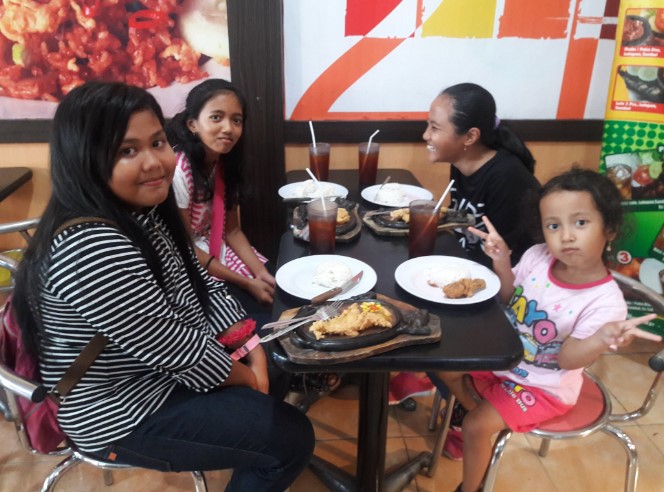 Cipta Rasa Cafe: Warm Meals Amidst Cilacap's Bustling Streets